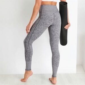 Alo Yoga High-Waist Alosoft Lounge Leggings•Heather Grey
